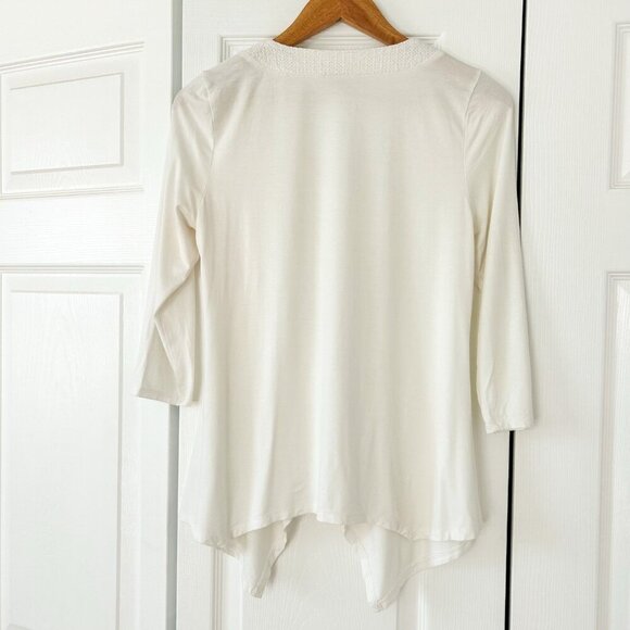 Adrianna Papell Cream V-Neck 3/4 Sleeve Handkerchief Hem Top Size Small - Picture 3 of 4